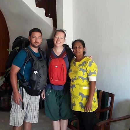 Nisansala Homestay Kandy Deiyannewela Eksteriør bilde