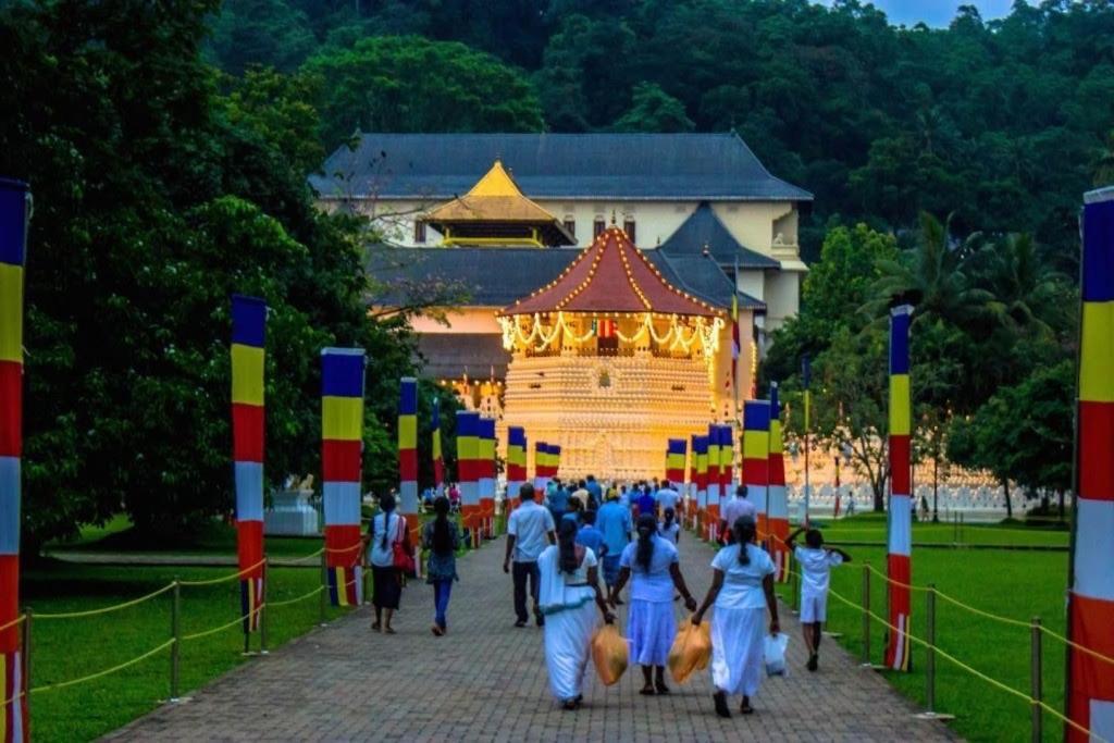 Nisansala Homestay Kandy Deiyannewela Eksteriør bilde